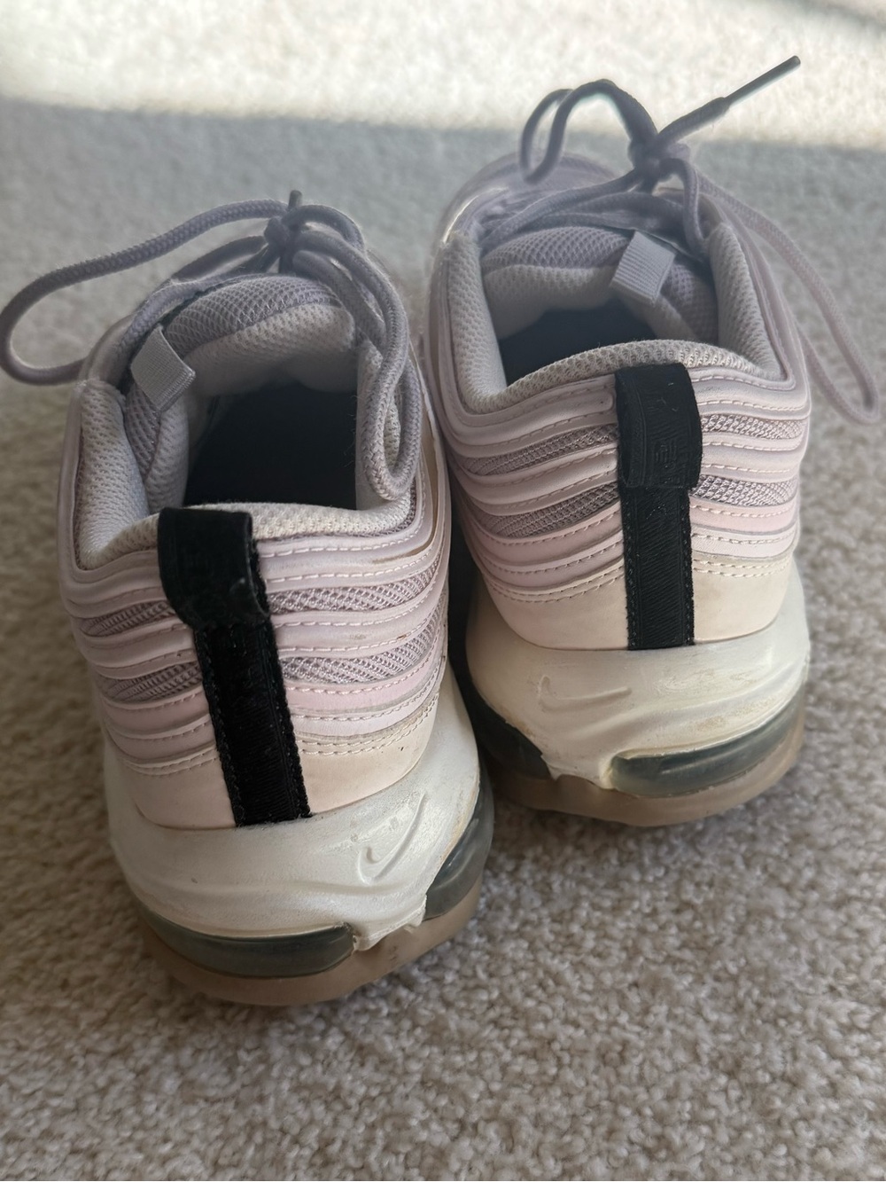 Nike women’s Mauve Wave-Style Sneakers - Picture 6 of 7